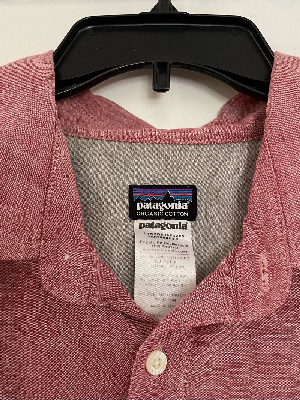 Patagonia Men's Short-Sleeve Button-Down Shirt in Dusty Red - Picture 2 of 7
